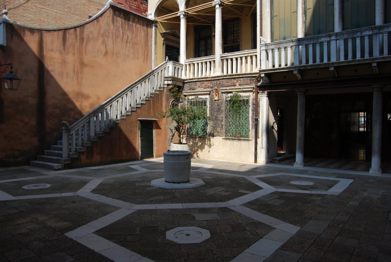 palazzo-zen-cortile-interno